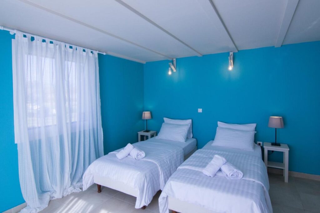 Twin bedroom